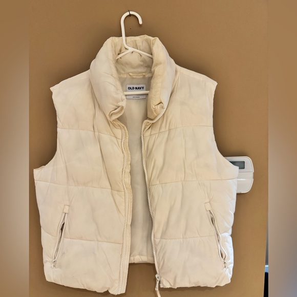Old Navy Cropped Puffer Vest - Picture 1 of 3